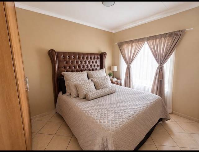 2 BEDROOM TOWNHOUSE FOR SALE IN RIVERSDALE
